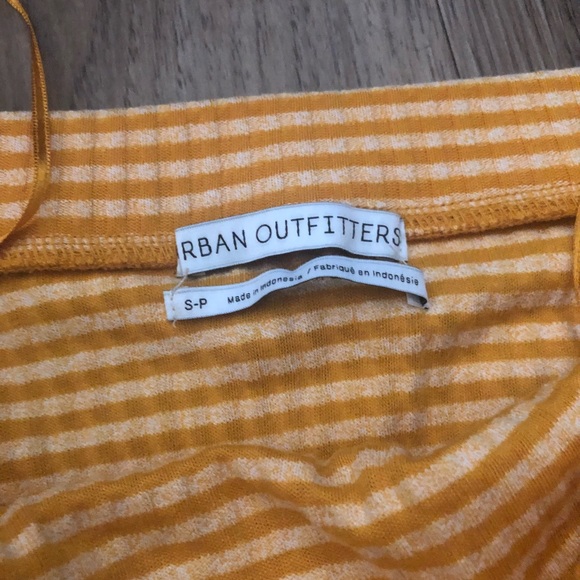 Urban Outfitters 2 piece Set - Picture 5 of 9
